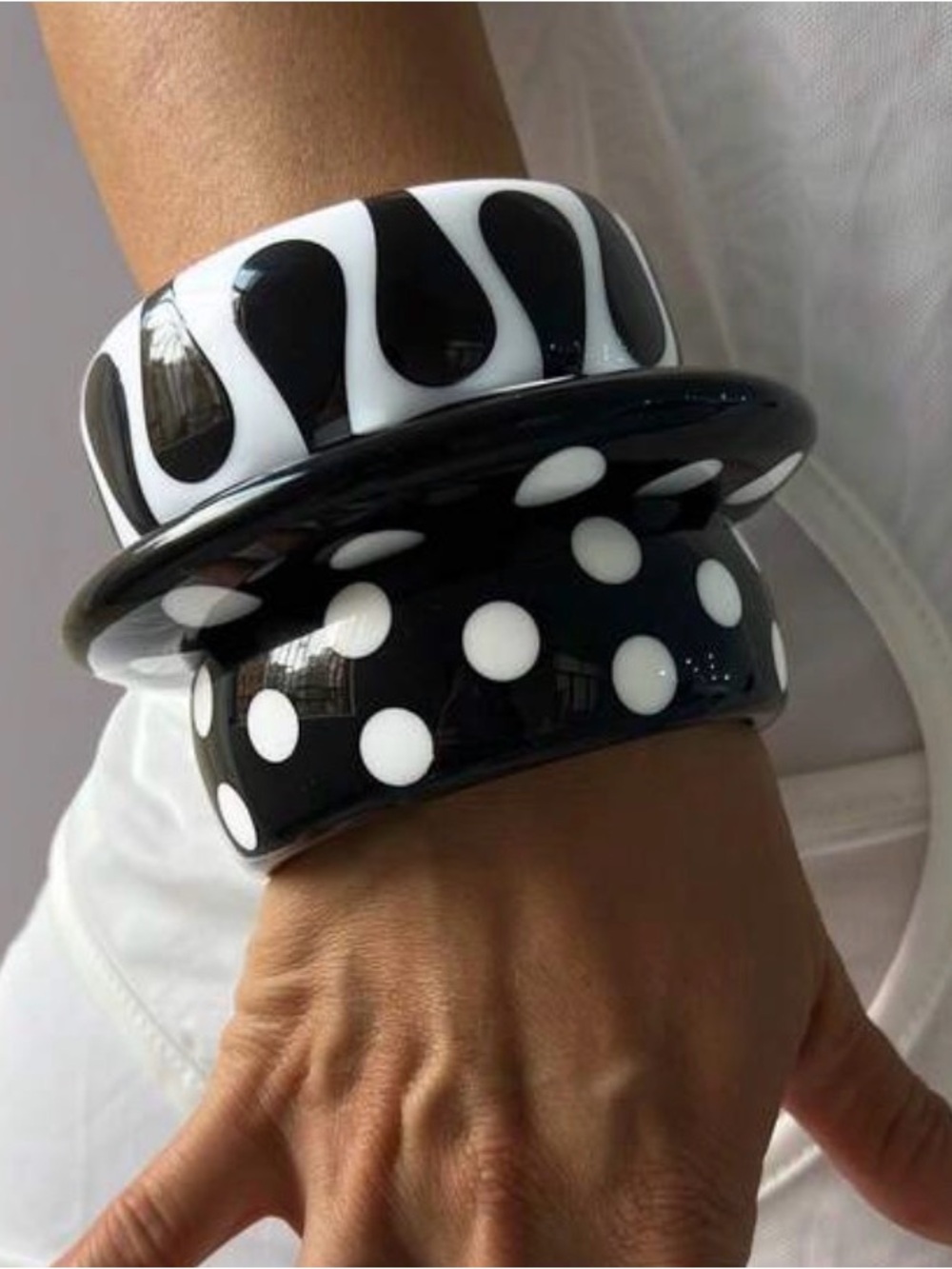 Black and White Resin Polka Dot & Swirl Bracelet Set